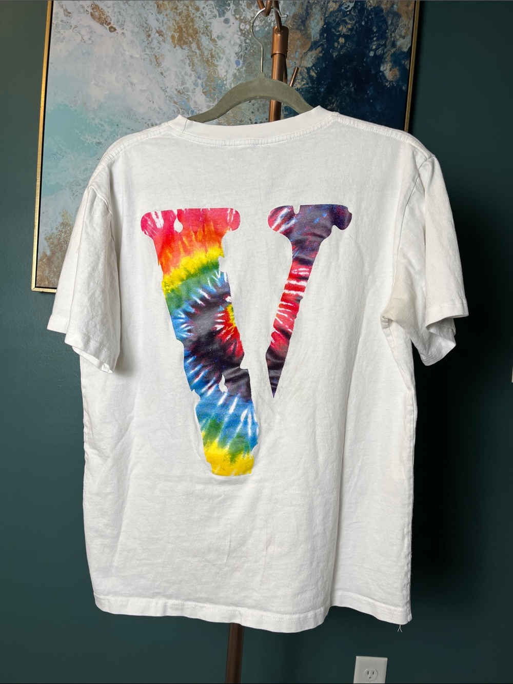 VLONE White Tee with Multicolor Tie-Dye 'V' - Picture 8 of 9
